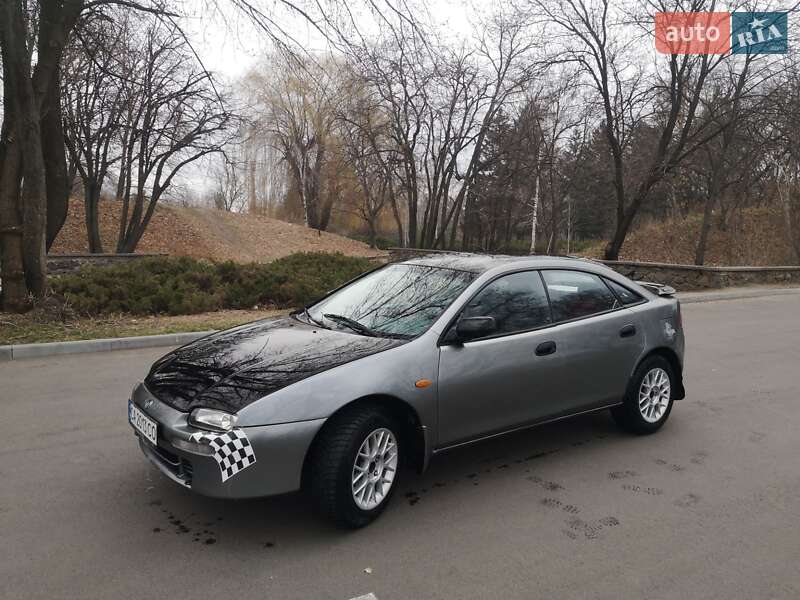 Хэтчбек Mazda 323 1996 в Черкассах