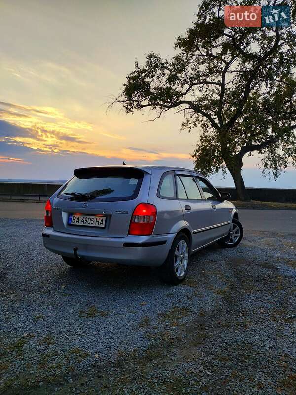 Хэтчбек Mazda 323 1998 в Светловодске