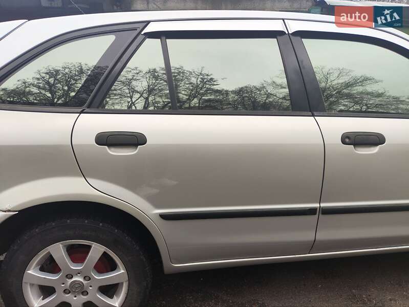 Хэтчбек Mazda 323 1998 в Светловодске