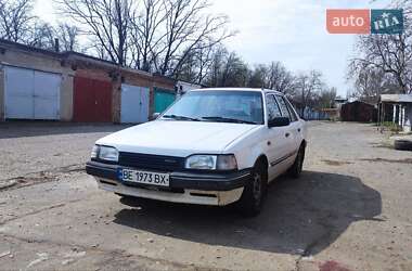 Седан Mazda 323 1989 в 