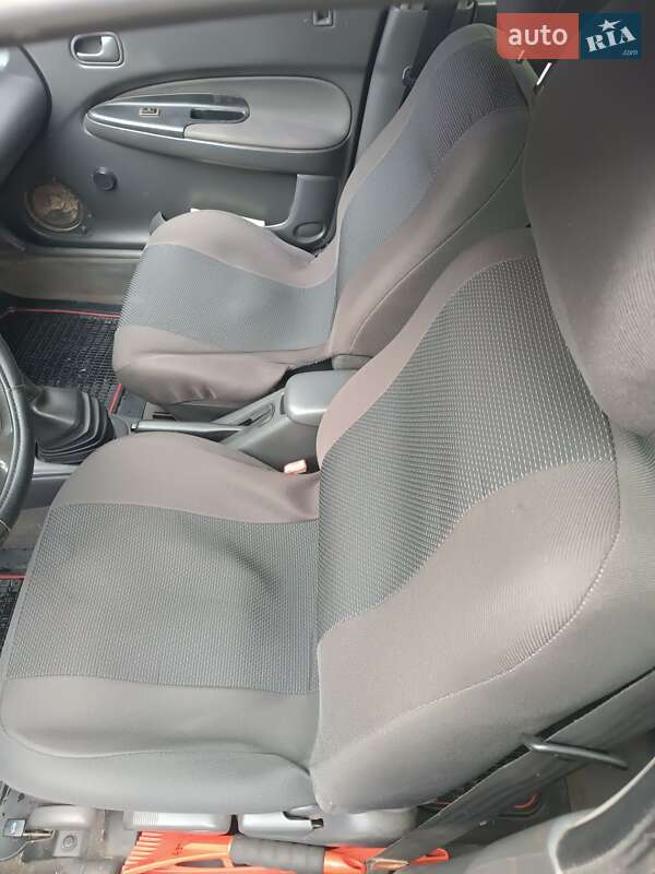 Седан Mazda 323 1997 в Шептицькому фото 12 Седан Mazda 323 1997 в Шептицькому