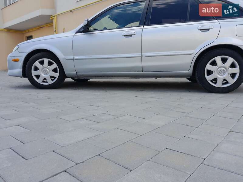 Хэтчбек Mazda 323 2001 в Тернополе