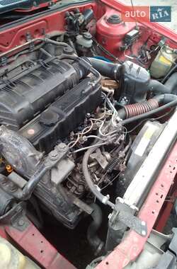 Хетчбек Mazda 323 1987 в 