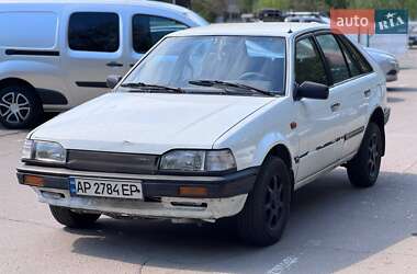 Седан Mazda 323 1987 в Запорожье