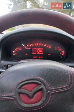 Хэтчбек Mazda 323 1998 в 