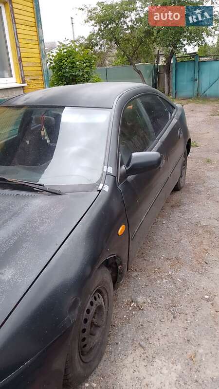 Хетчбек Mazda 323 1994 в Брусилові