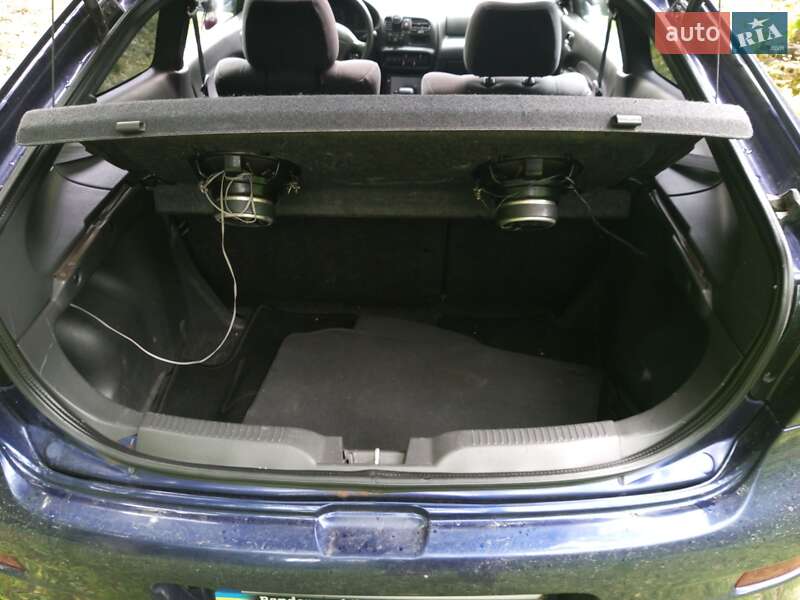 Хэтчбек Mazda 323 1996 в Самборе