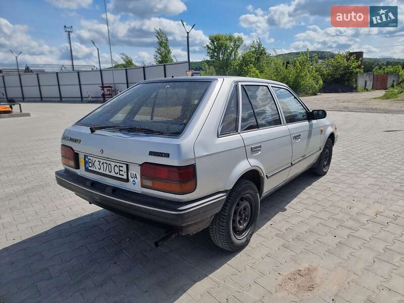 Хэтчбек Mazda 323 1987 в Кременце