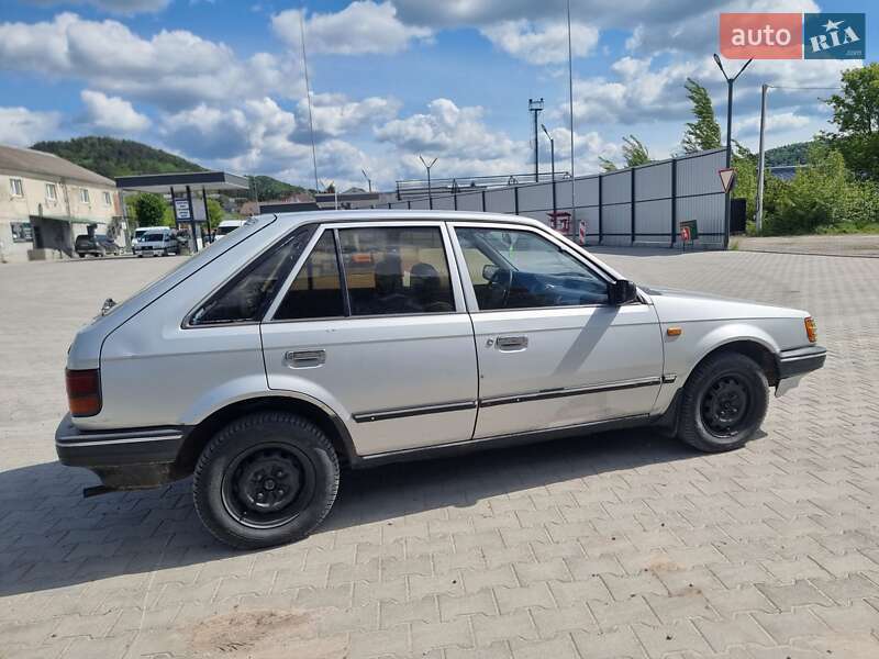 Хэтчбек Mazda 323 1987 в Кременце