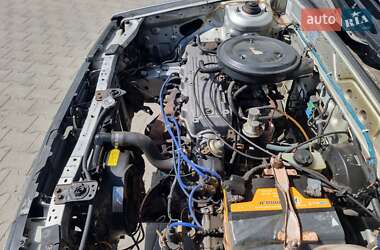 Хетчбек Mazda 323 1987 в 
