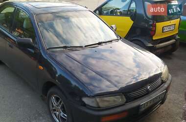 Седан Mazda 323 1995 в Киеве