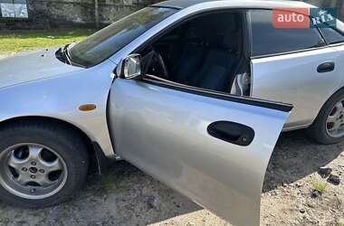 Хэтчбек Mazda 323 1997 в 