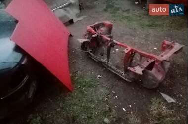 Хэтчбек Mazda 323 1993 в 