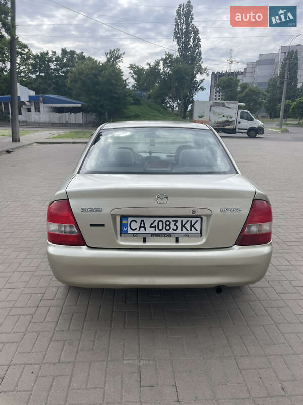 Седан Mazda 323 1998 в Черкасах