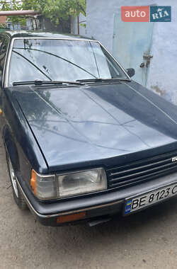 Седан Mazda 323 1986 в Николаеве