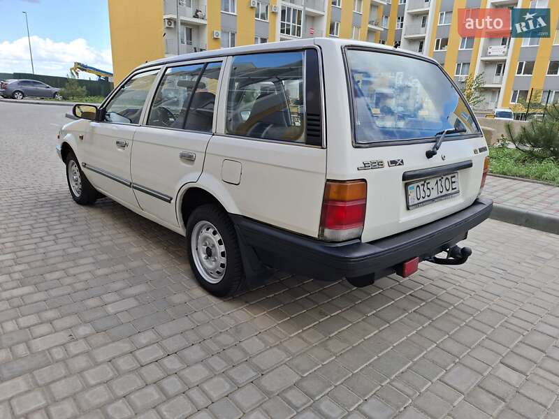 Универсал Mazda 323 1987 в Одессе