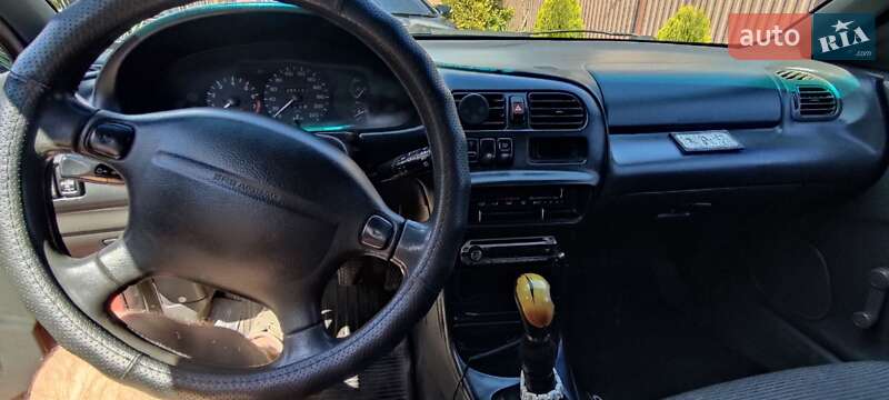 Хэтчбек Mazda 323 1999 в Брюховичах