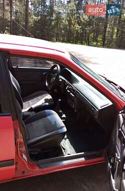 Седан Mazda 323 1994 в 