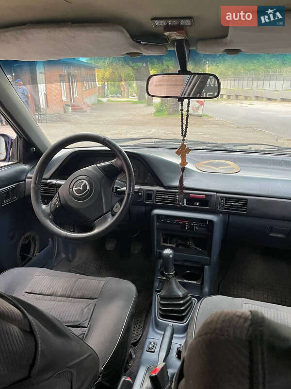 Седан Mazda 323 1990 в Днепре
