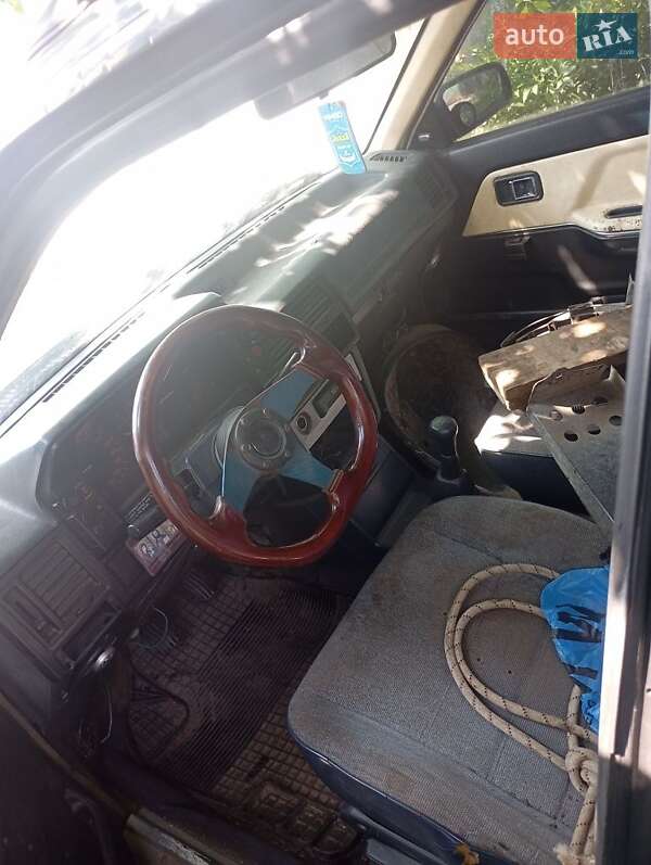 Хетчбек Mazda 323 1988 в Брусилові