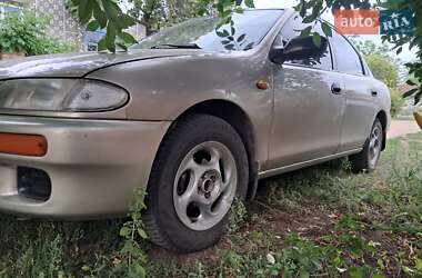 Седан Mazda 323 1996 в Новоукраинке