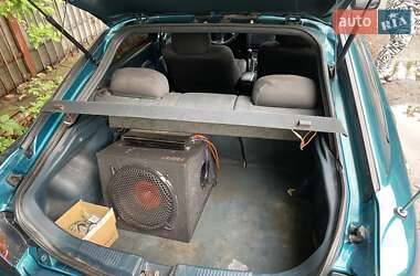 Хэтчбек Mazda 323 1995 в 