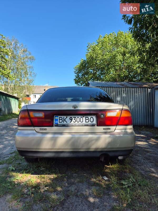 Седан Mazda 323 1997 в Березному