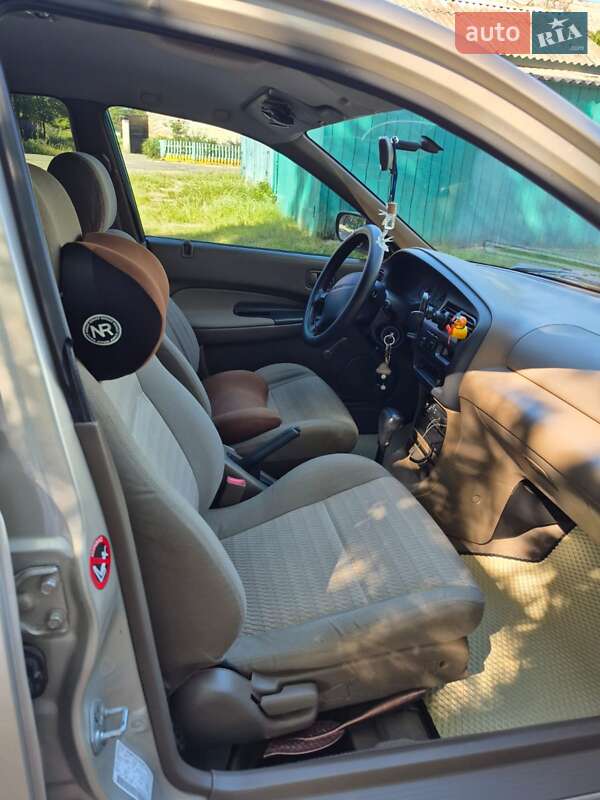 Седан Mazda 323 1997 в Березному
