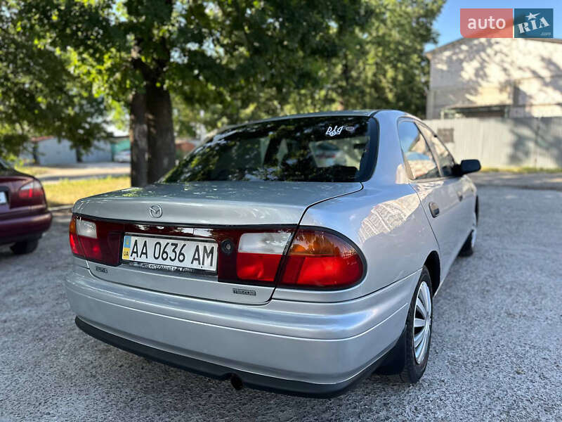 Седан Mazda 323 1998 в Белой Церкви