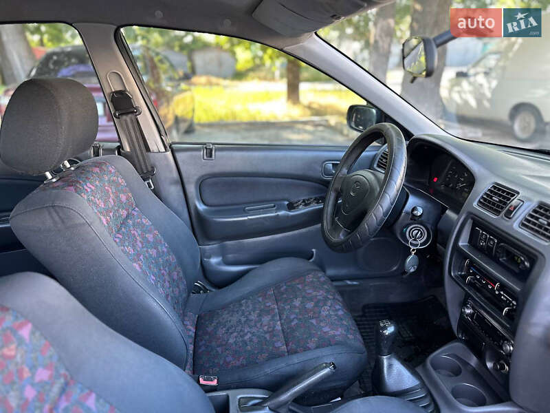 Седан Mazda 323 1998 в Белой Церкви