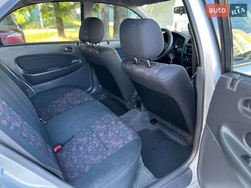 Седан Mazda 323 1998 в Белой Церкви