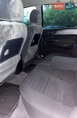 Седан Mazda 323 1997 в 