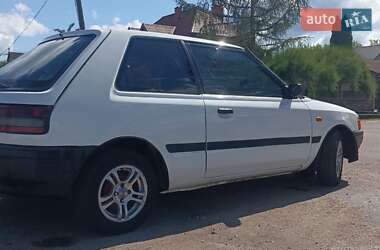 Хэтчбек Mazda 323 1989 в 