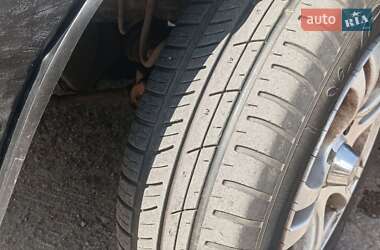 Хэтчбек Mazda 323 1989 в 