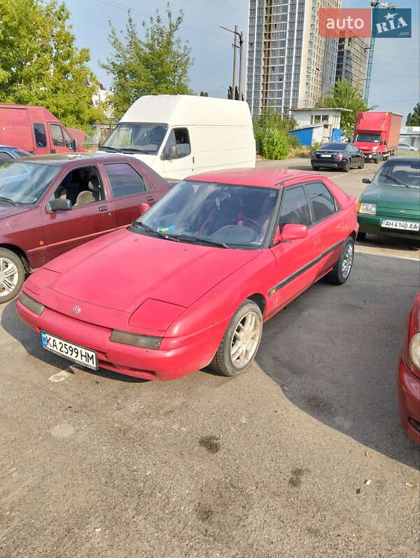 Хэтчбек Mazda 323 1993 в Киеве