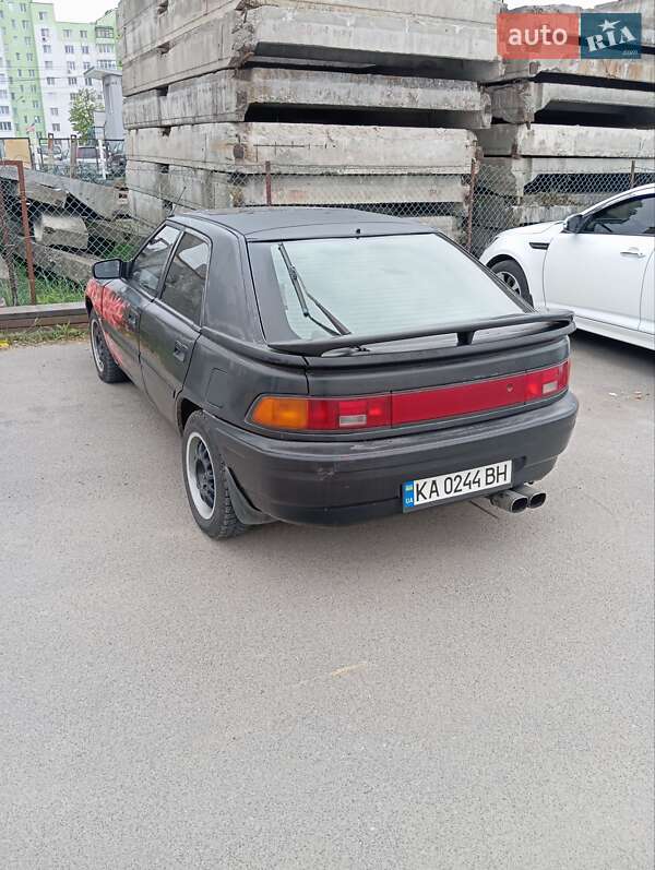 Хэтчбек Mazda 323 1993 в Хмельницком