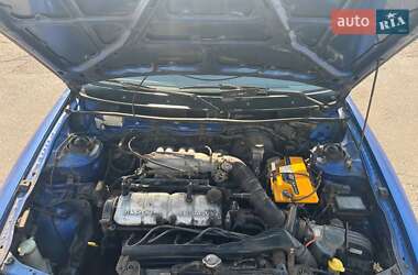 Седан Mazda 323 1991 в 