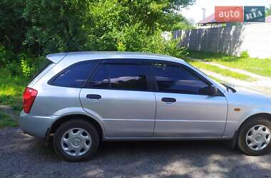 Хэтчбек Mazda 323 2003 в 