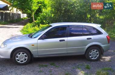Хэтчбек Mazda 323 2003 в 