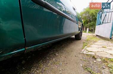 Хэтчбек Mazda 323 1996 в 