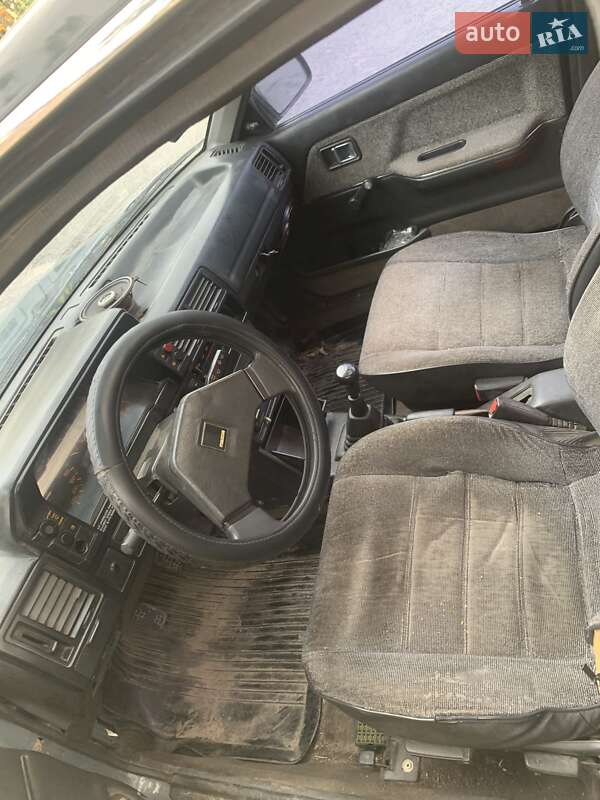 Универсал Mazda 323 1989 в Кременце