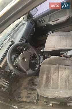 Універсал Mazda 323 1989 в 