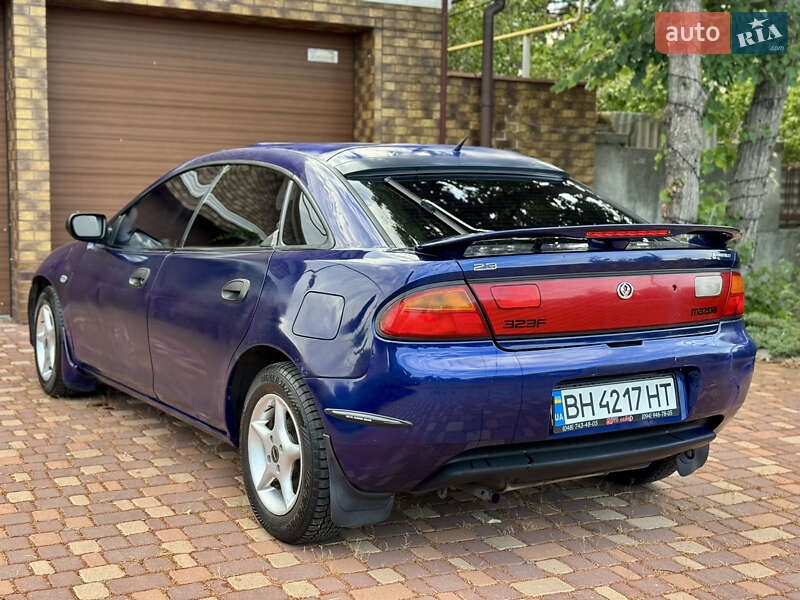 Седан Mazda 323 1995 в Одессе