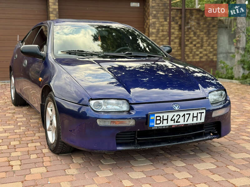 Седан Mazda 323 1995 в Одессе