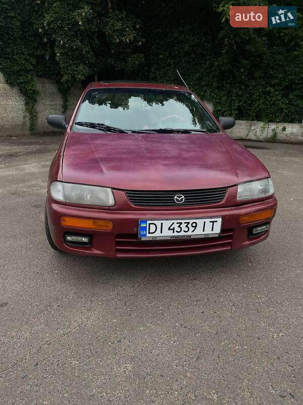 Седан Mazda 323 1996 в Ровно