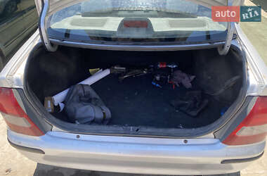 Седан Mazda 323 1998 в 