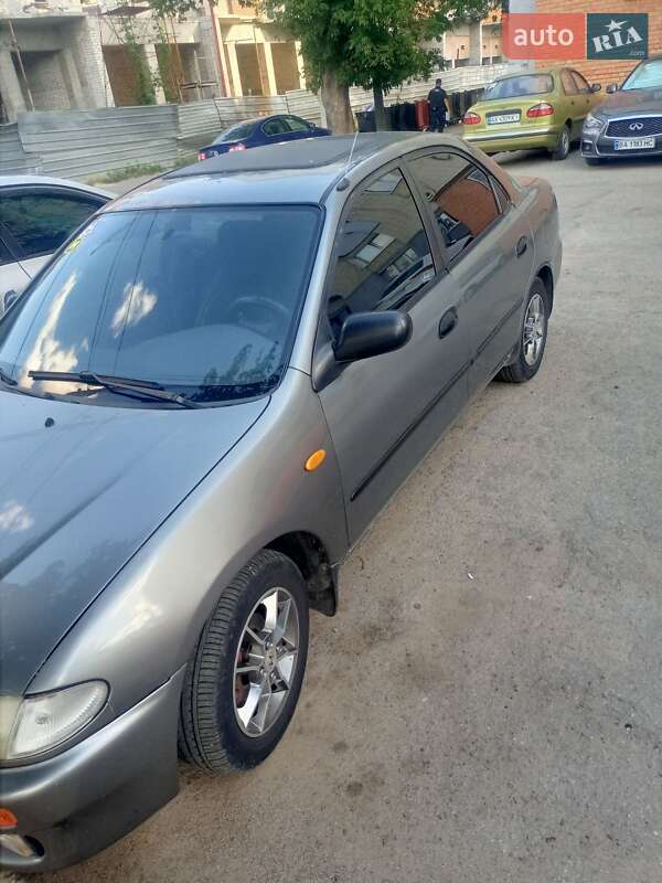 Хэтчбек Mazda 323 1995 в Кропивницком