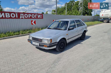 Хэтчбек Mazda 323 1987 в Ровно