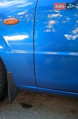 Хэтчбек Mazda 323 2001 в Киеве