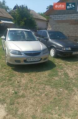 Седан Mazda 323 2001 в Тростянці